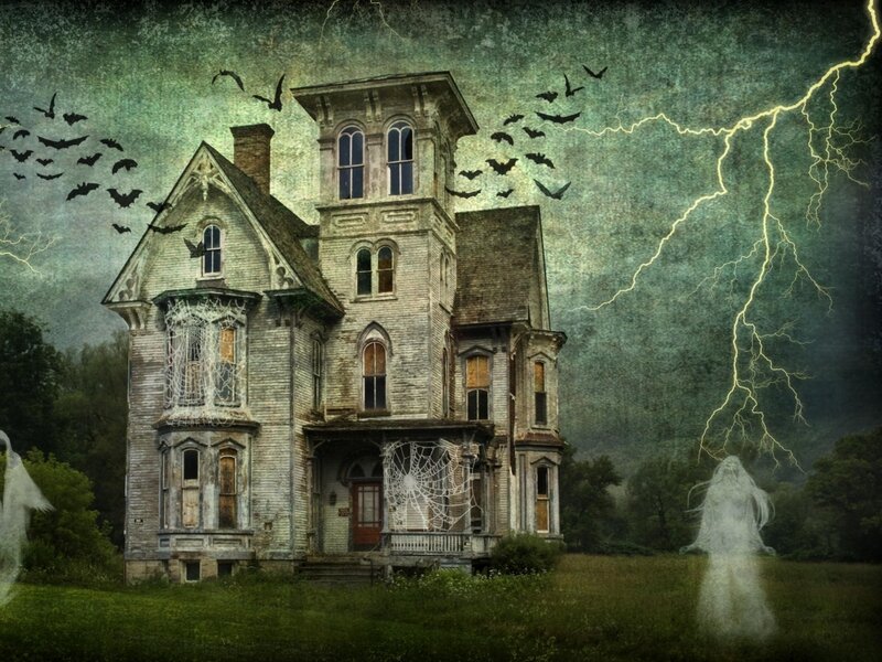 Haunted House at Night — Green, Dark, Eerie