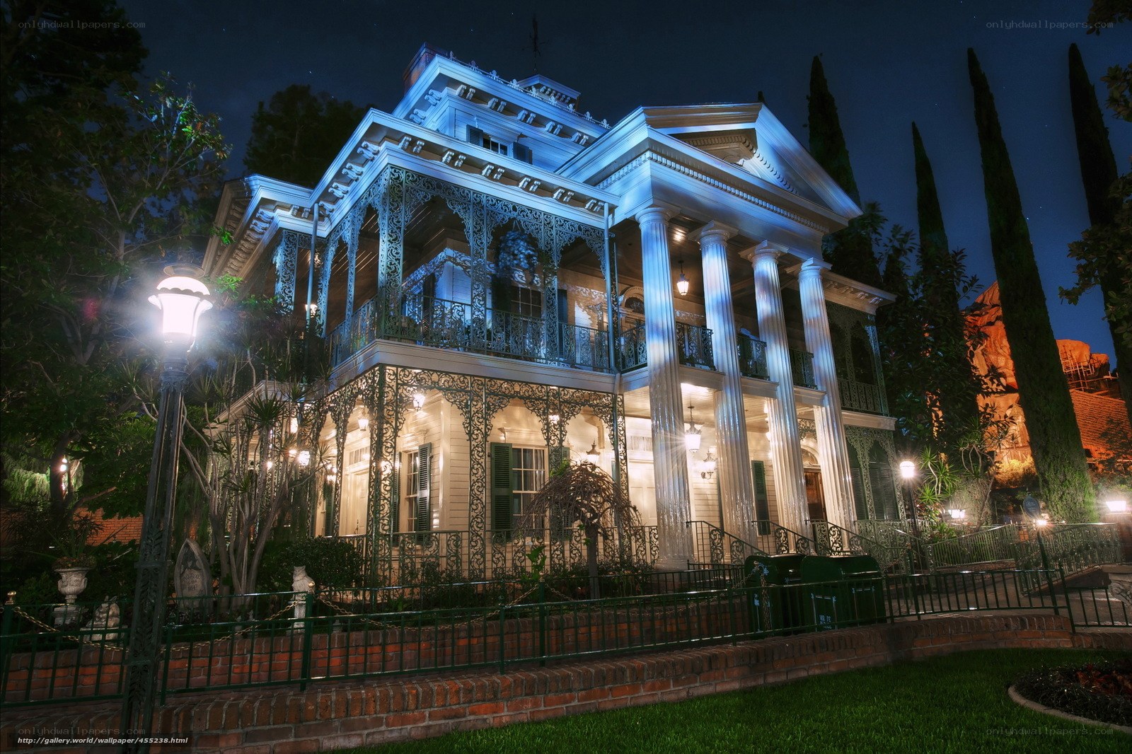 haunted mansion at night