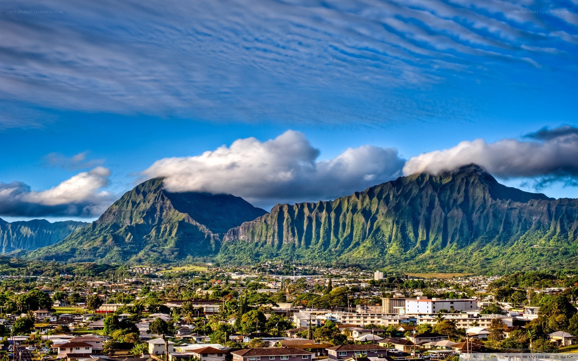 Hawaii mountains and town