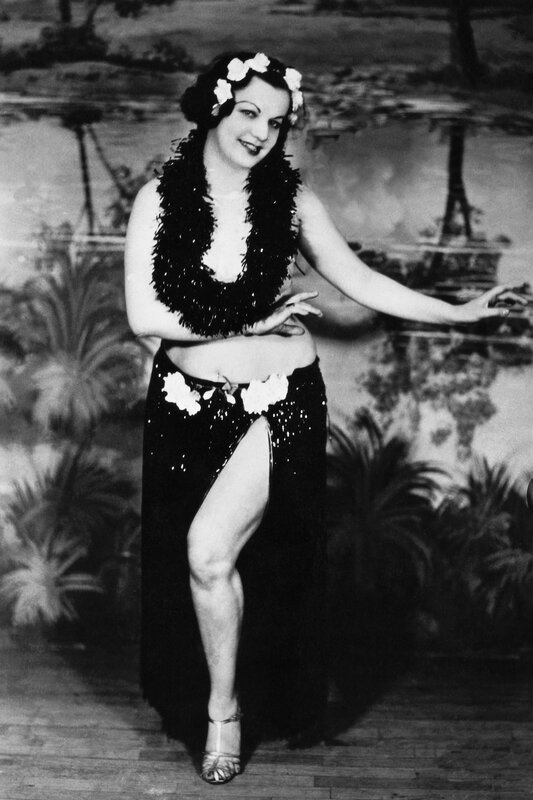 Hawaiian dancer in costume
