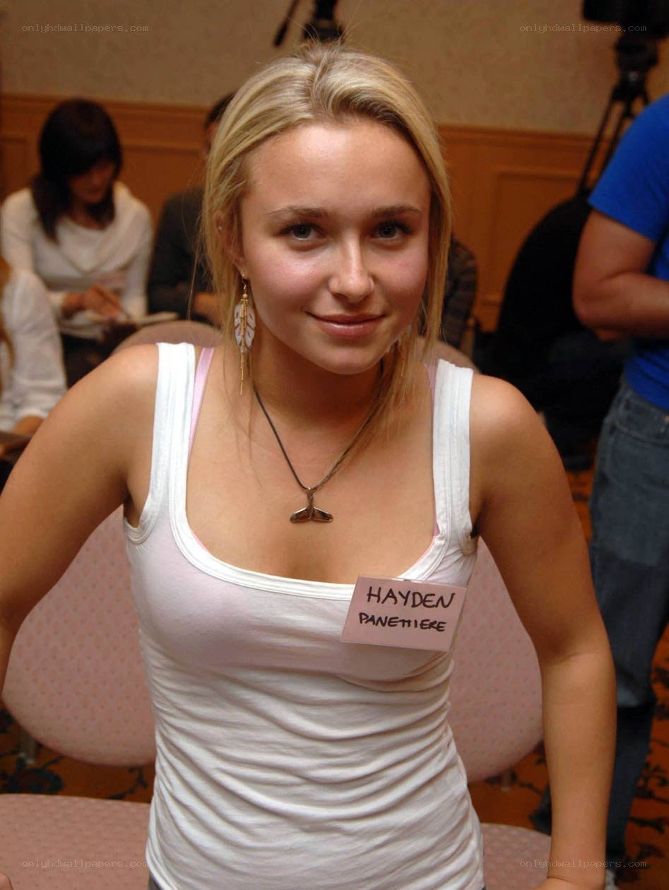 Hayden Panettiere at event