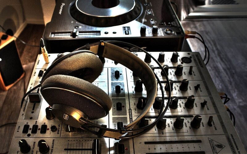Headphones on Mixer — Gray, Dramatic, Photograph, Turntable, Speaker