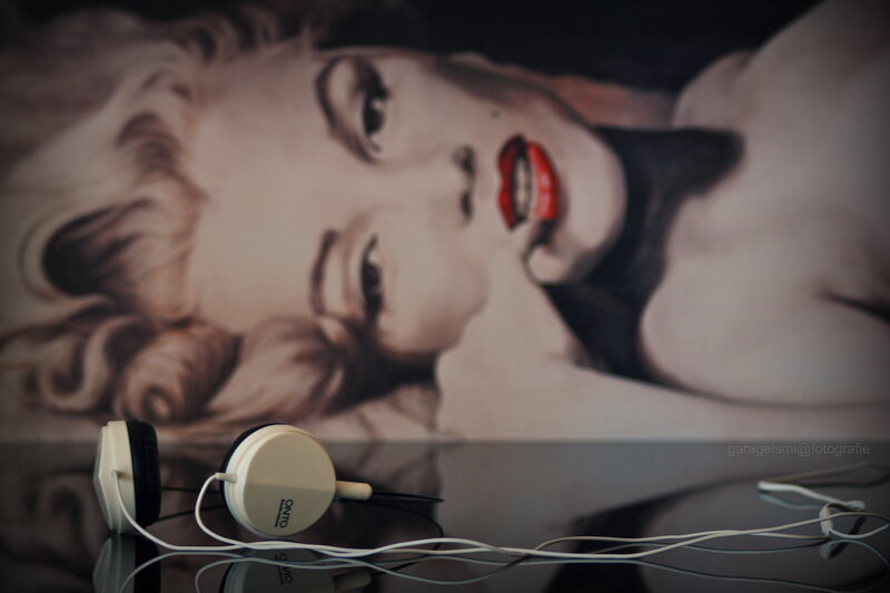 Headphones on Table — Black