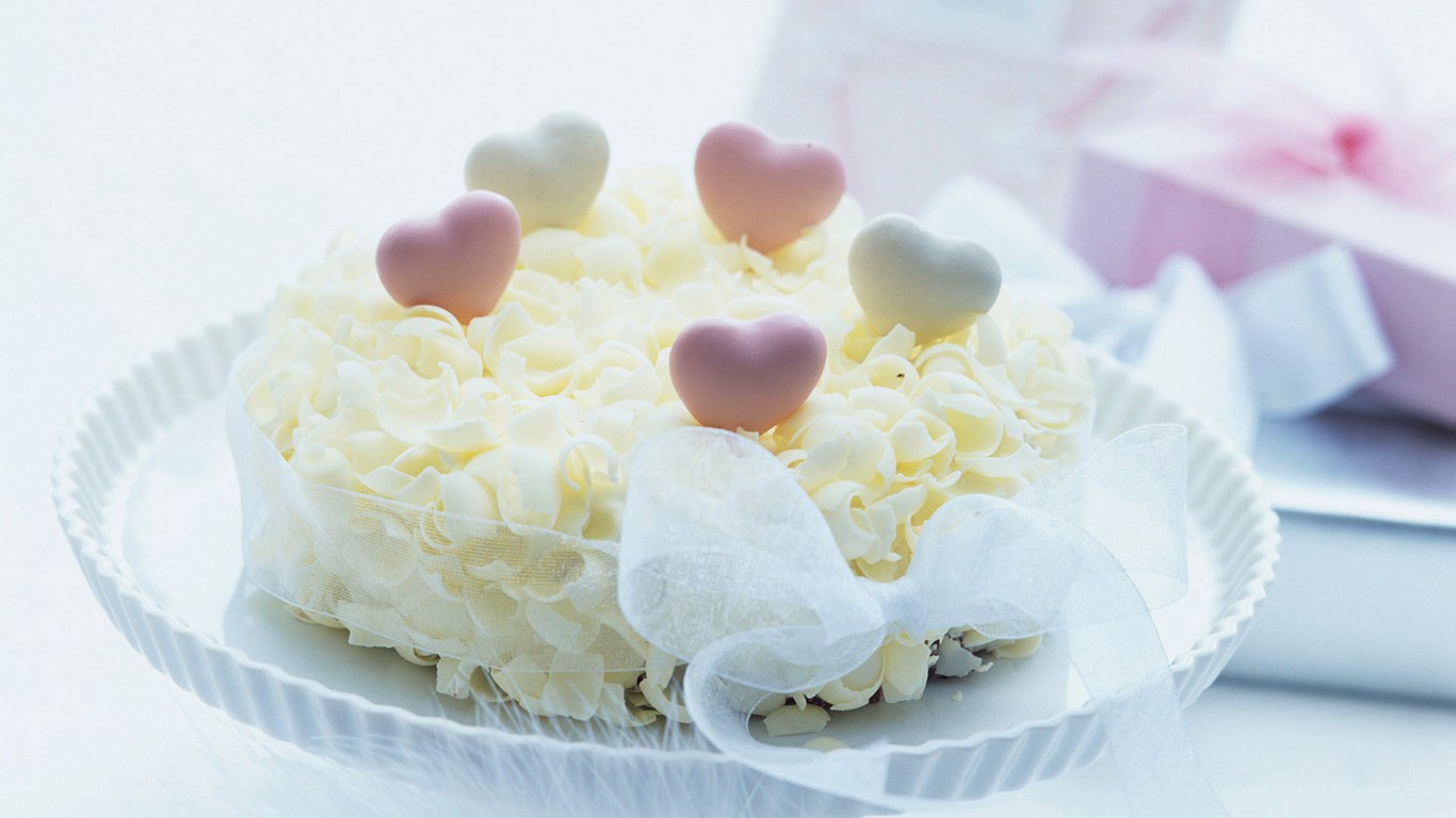 heart-decorated cake