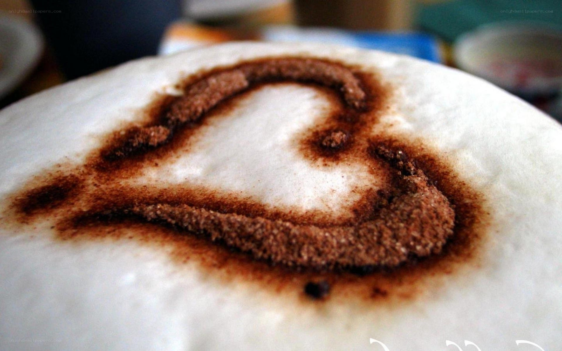 heart design in coffee foam