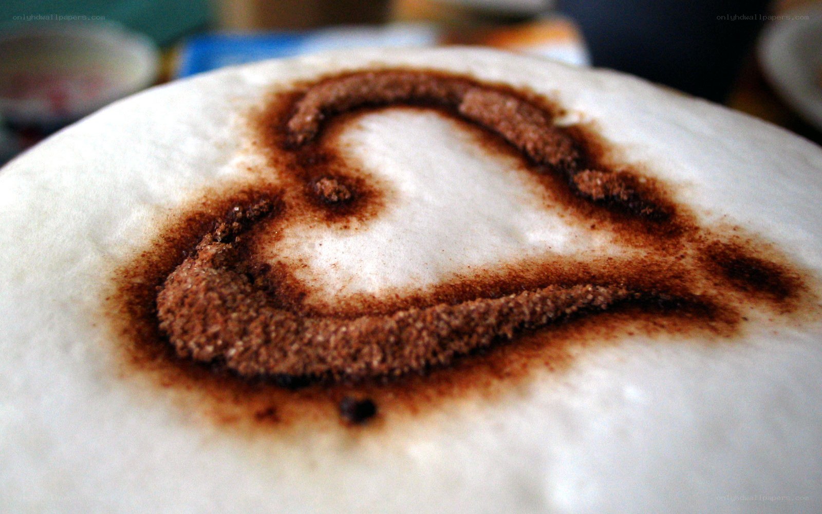 heart design on coffee foam