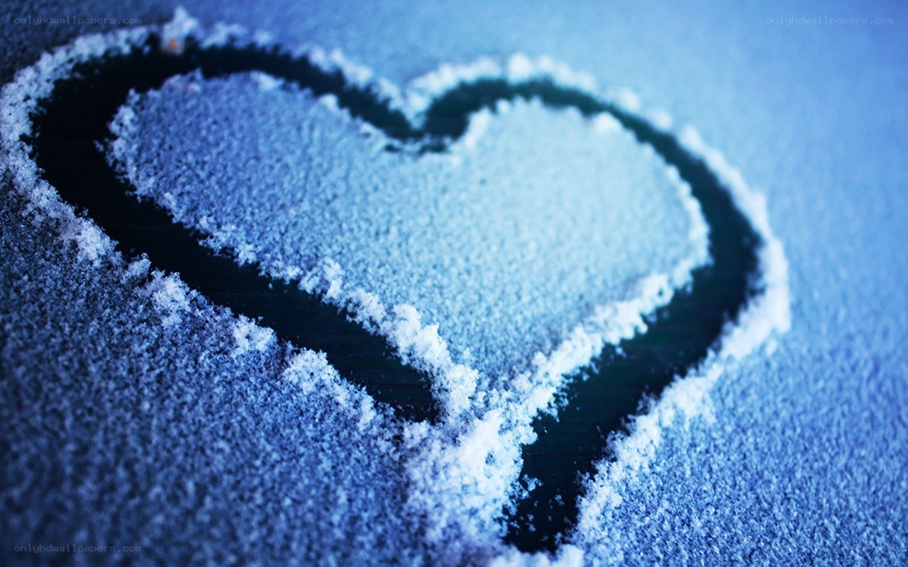 heart drawn in snow