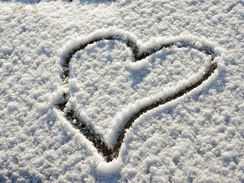 heart drawn in snow