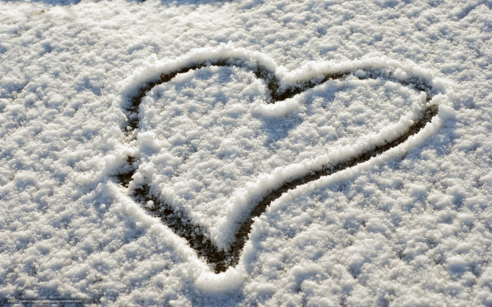 Heart drawn in the snow