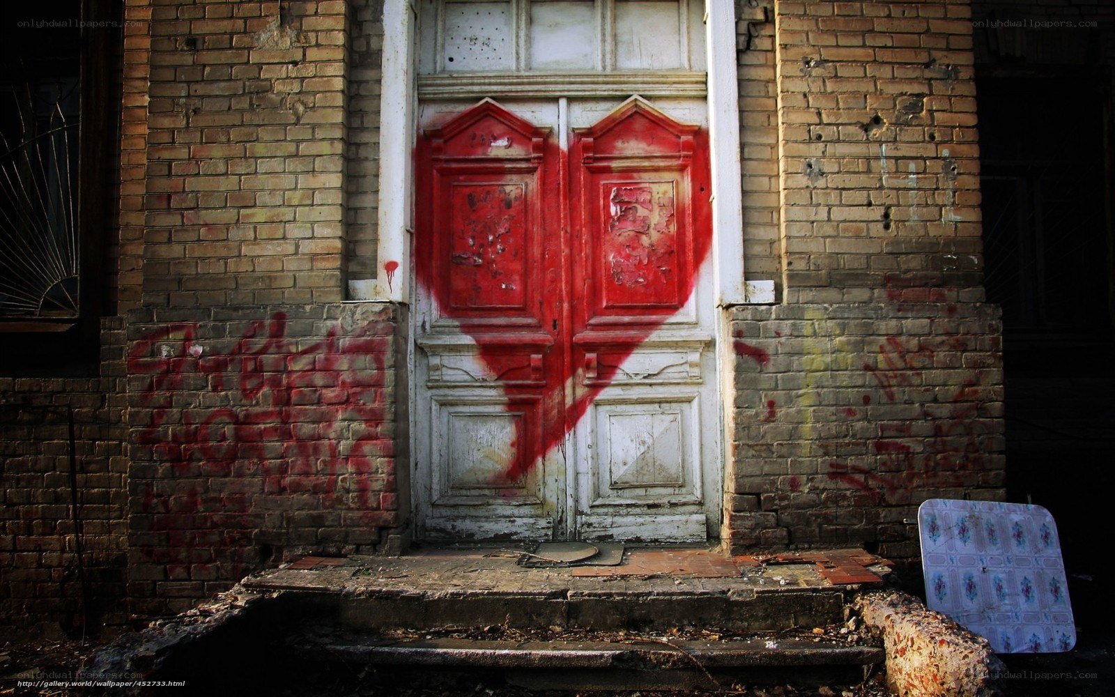 Heart graffiti on a door