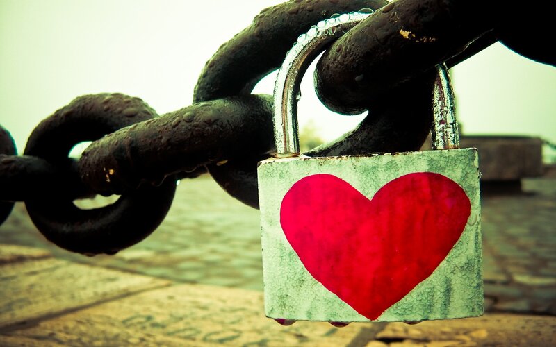 heart lock on chain