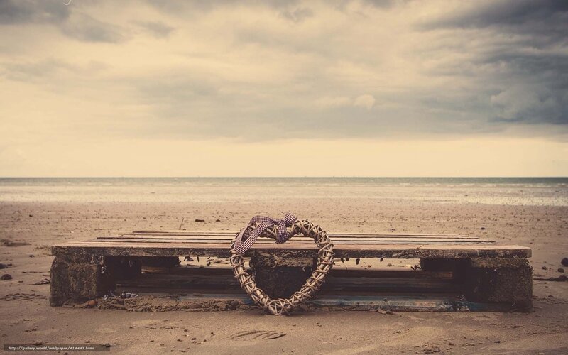 Heart on beach bench