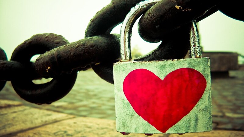 heart padlock on chain