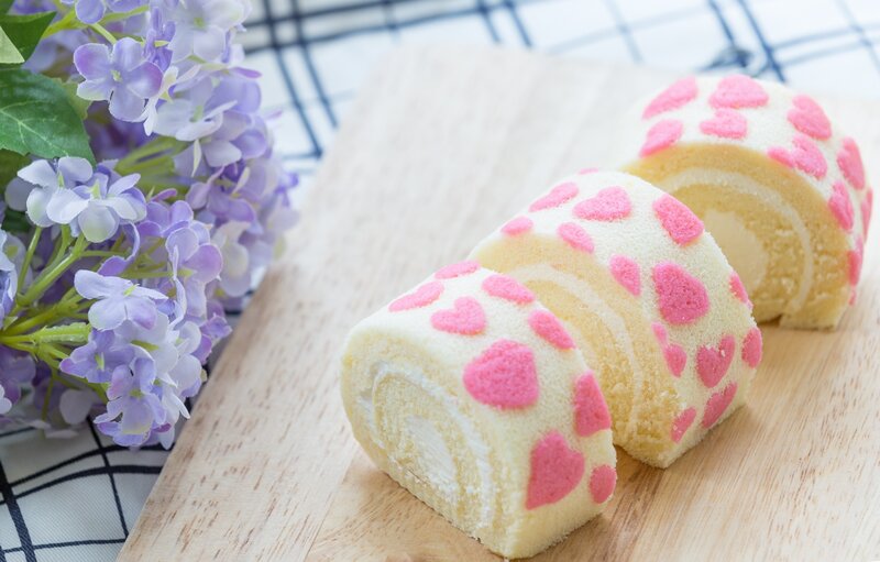 Heart-patterned Cake Rolls