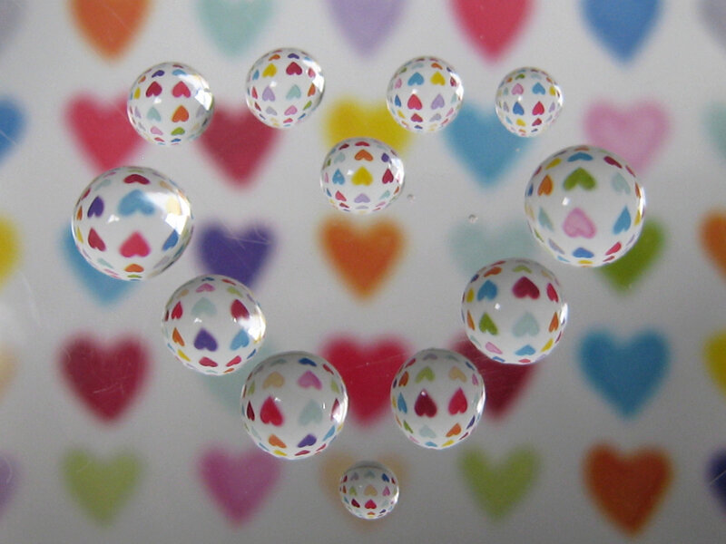 heart-patterned water droplets