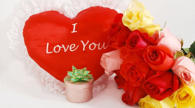 Heart Pillow with Roses — Red