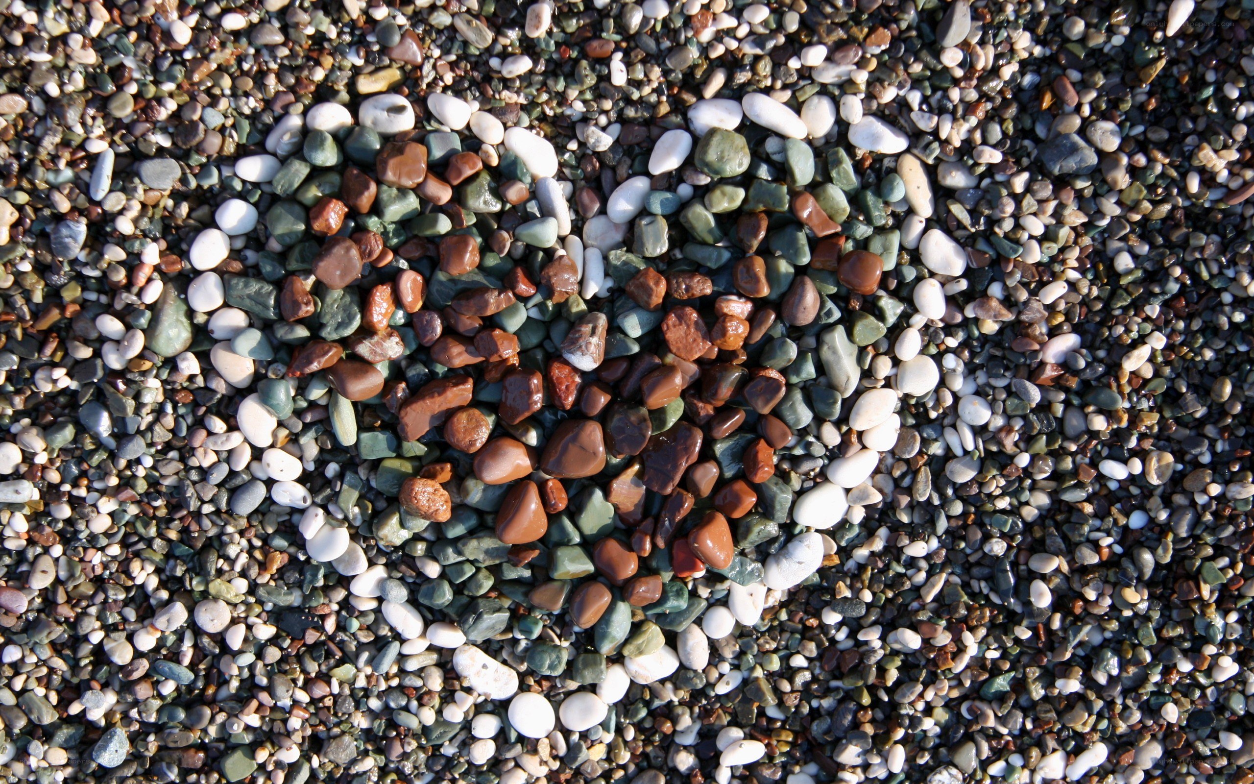 heart shape from pebbles