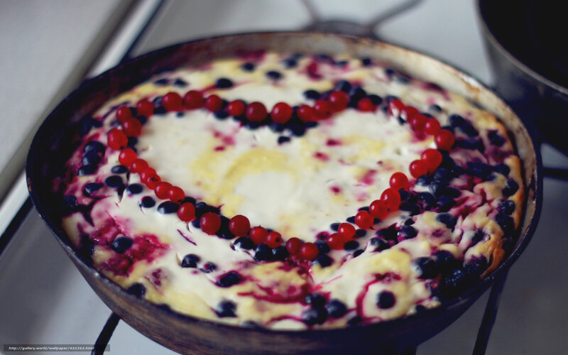 heart-shaped berry tart