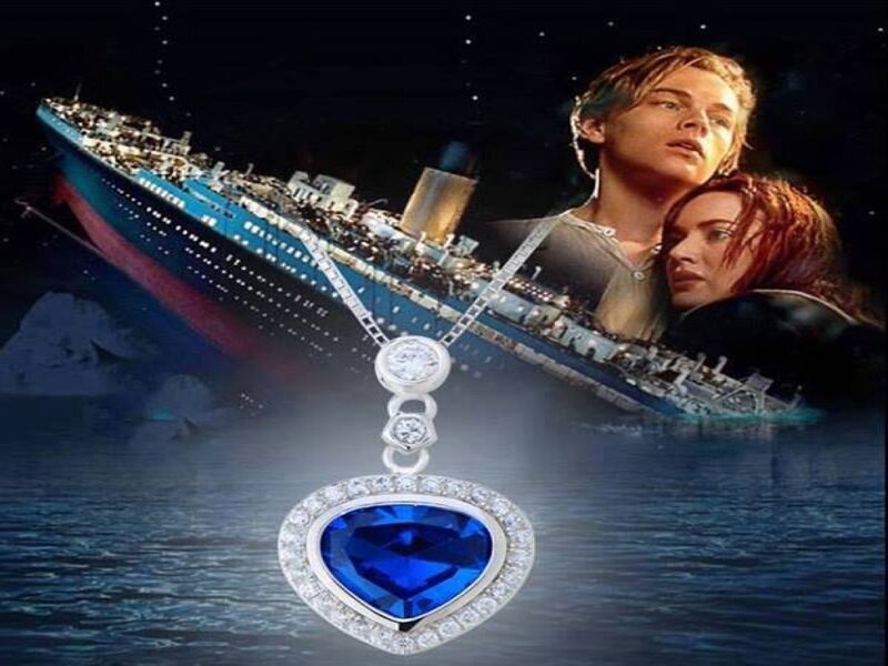 Heart-shaped Blue Pendant — Dramatic