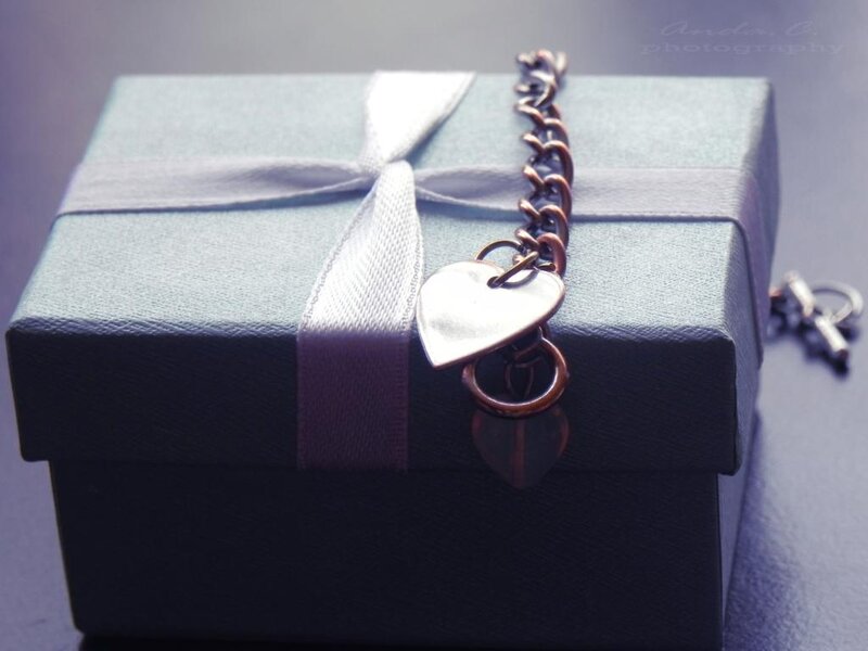 Heart-shaped Bracelet on Gift Box
