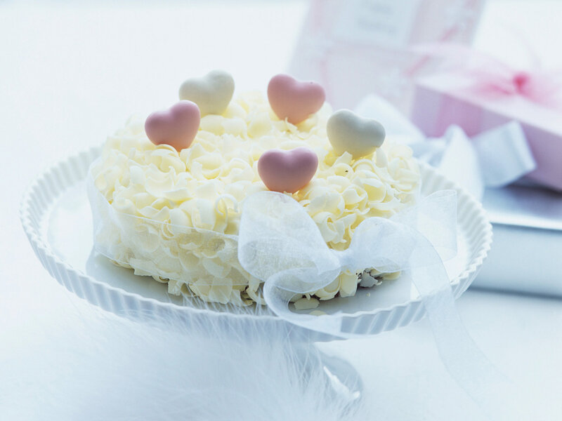 Heart-shaped Cake — White, Sweet