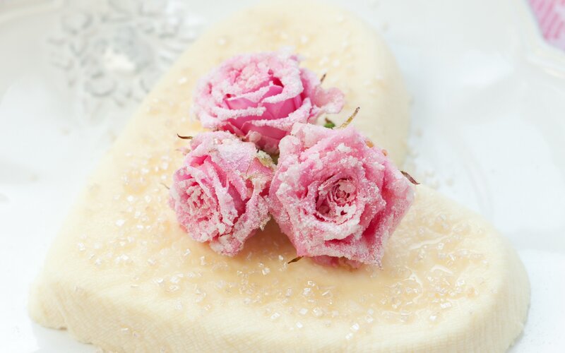 heart-shaped cake with roses