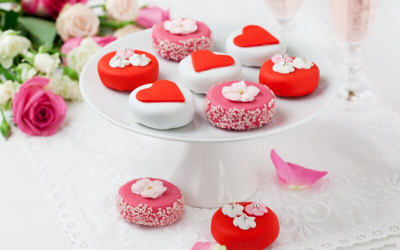 Heart-shaped Cakes on Stand
