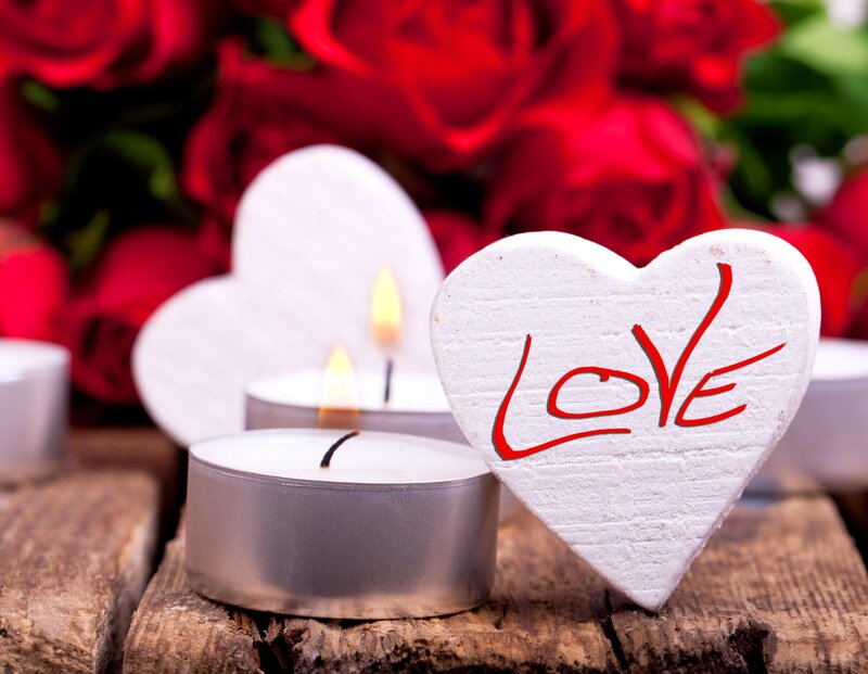 Heart-shaped Candle Holder — Red, Romantic