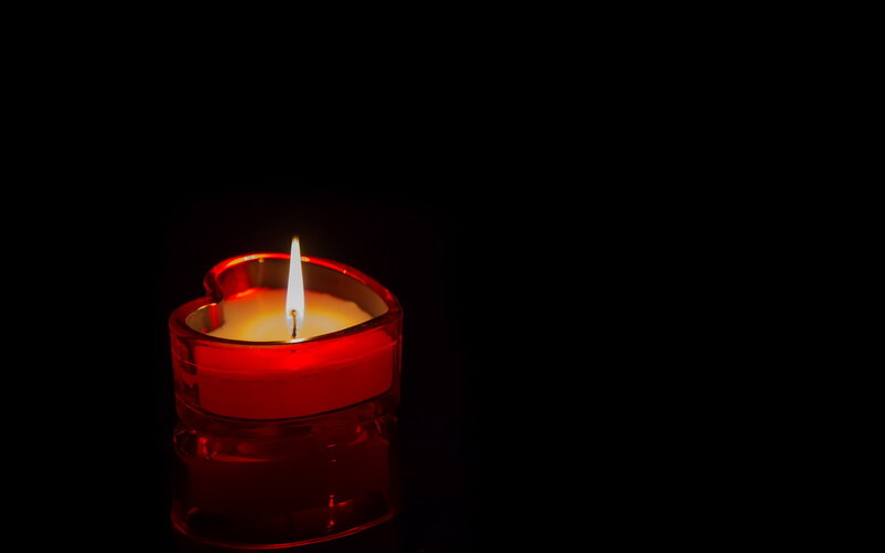 Heart-shaped Candle — Red, Calm, Night