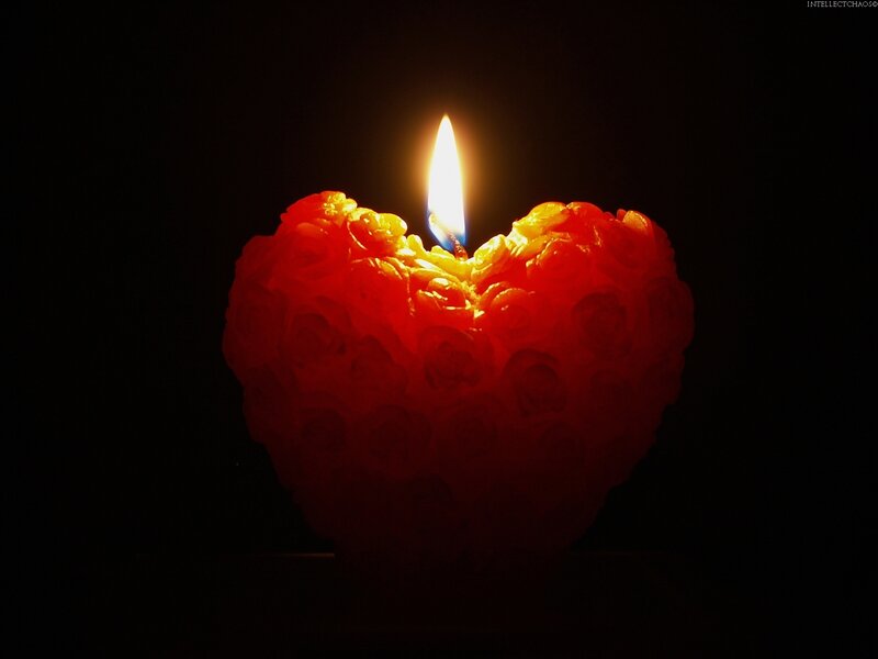 Heart-shaped Candle — Red