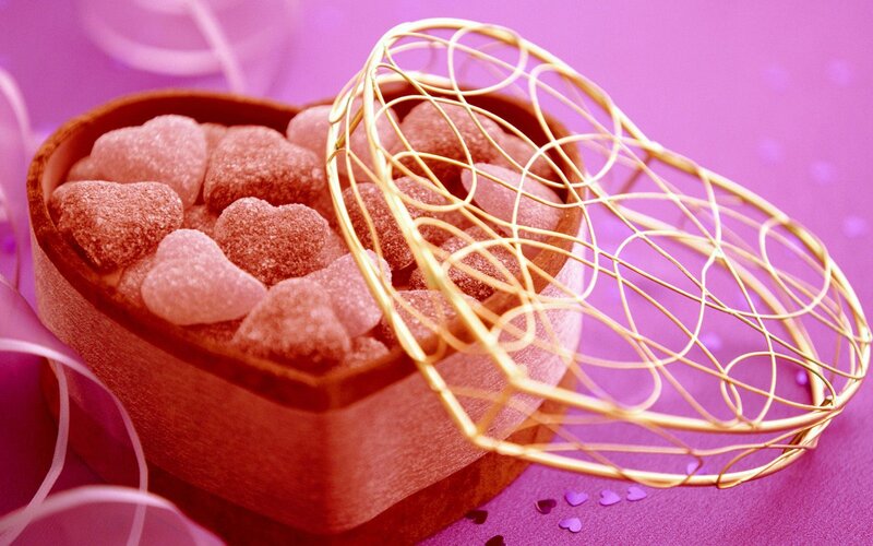Heart-shaped Candy Box — Pink, Romantic