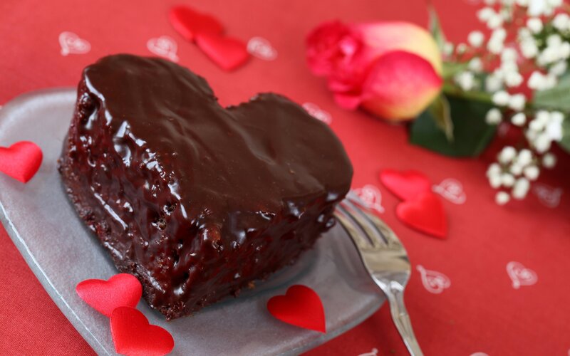Heart-shaped chocolate cake