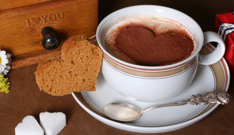 Heart-shaped cocoa drink