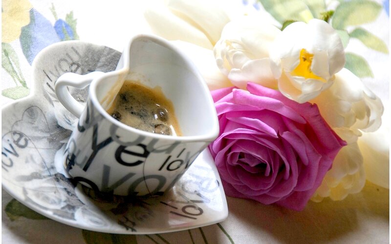 Heart-shaped Coffee Cup — White, Serene