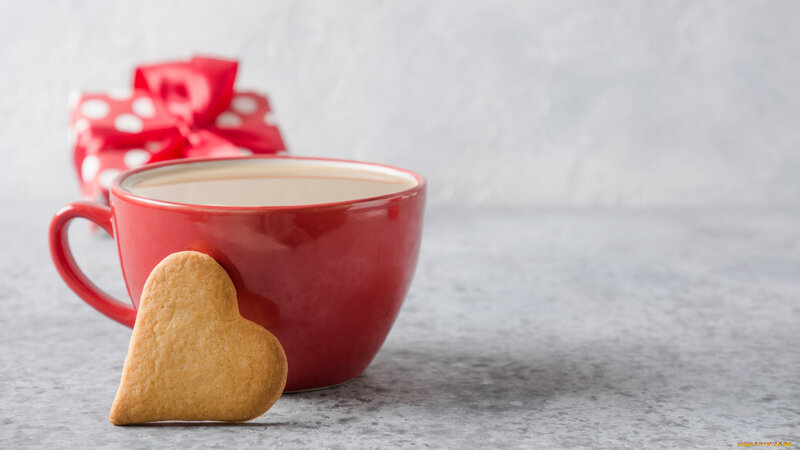 Heart-shaped Cookie and Cup — Red