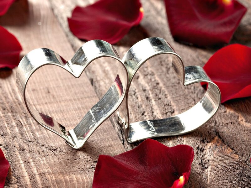 Heart-shaped Cookie Cutters — Red, Romantic