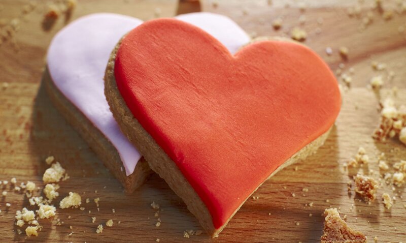 Heart-shaped Cookies — Red, Calm