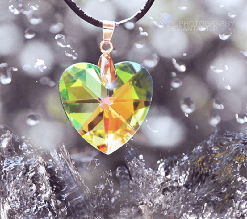 Heart-shaped Crystal Pendant — Green