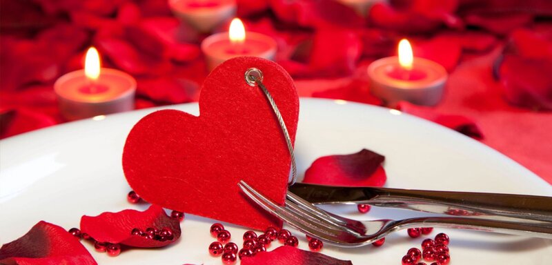 Heart-shaped Decoration on Plate — Red