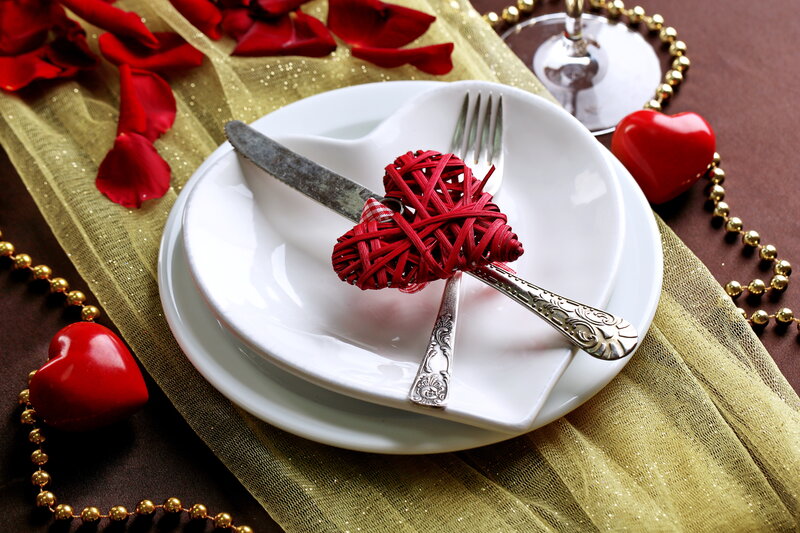 Heart-shaped Decoration on Plate — White