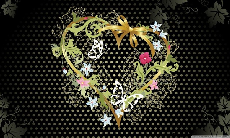 Heart-shaped Floral Wreath — Black, Elegant