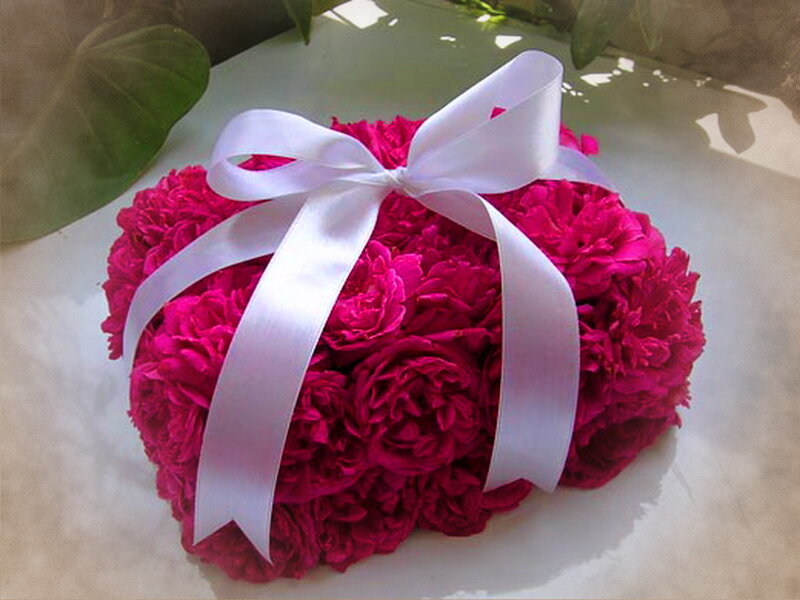 Heart-shaped Flower Arrangement — Pink, Serene