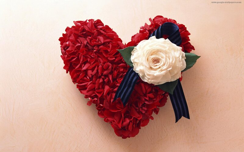 Heart-shaped Flower Arrangement — Red