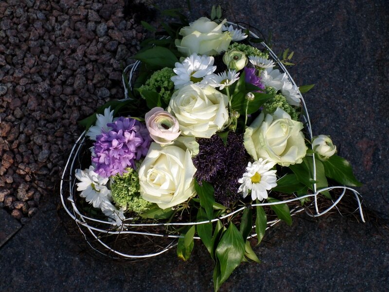 Heart-shaped Flower Arrangement — White, Calm, Afternoon