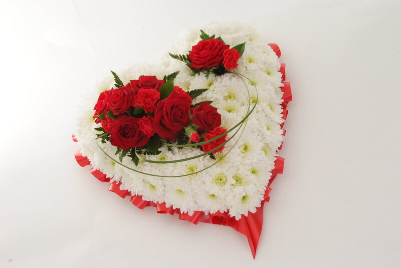 Heart-shaped Flower Arrangement — White, Calm
