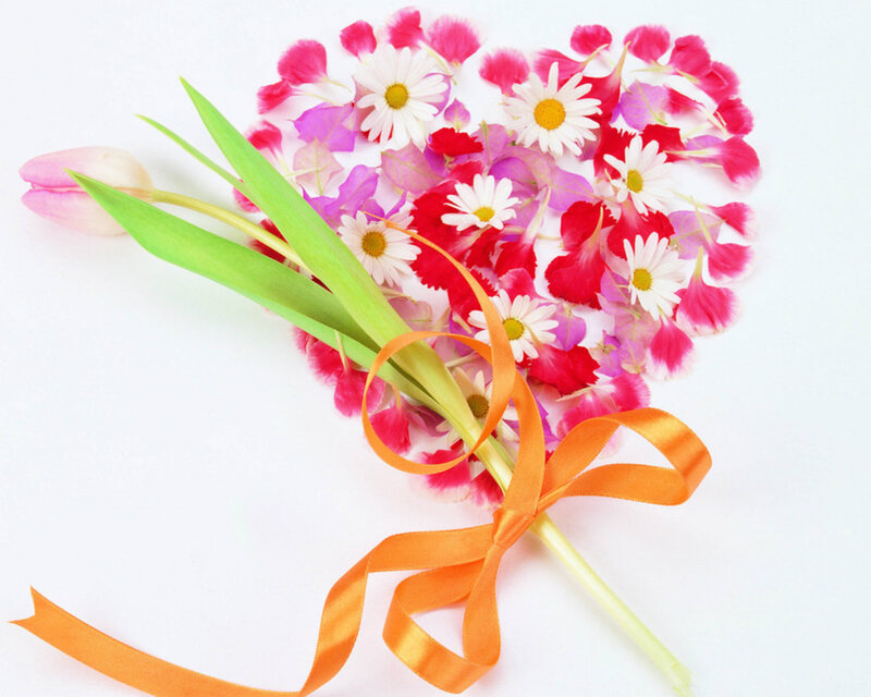 Heart-shaped Flower Bouquet — White, Festive