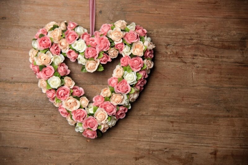 Heart-shaped Flower Wreath — Pink, Calm