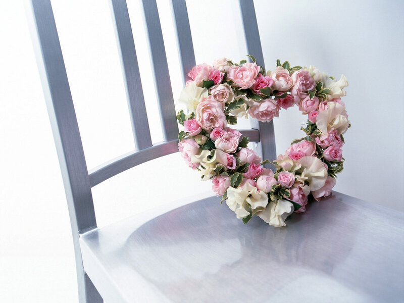 Heart-shaped Flower Wreath — Pink