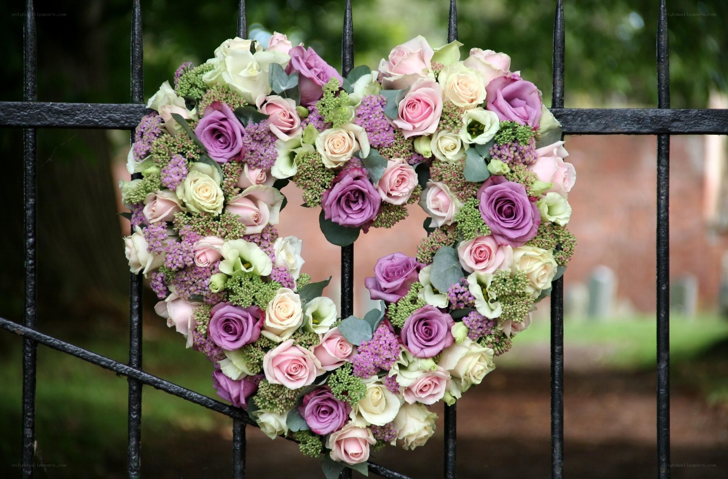 Heart-shaped flower wreath