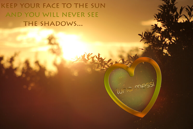 Heart-shaped Frame — Gold
